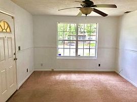 5514 Vernon Rd,Rent Is $700 and Deposit Is $700 in Jacksonville, FL (Photo 7 of 12)