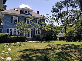 36 Woodbury St, Providence, Ri 02906 3 Beds 1.5 Baths 2,200 Sqf in Providence, RI