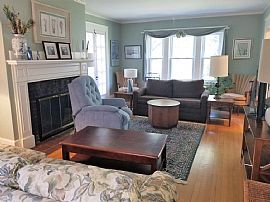 36 Woodbury St, Providence, Ri 02906 3 Beds 1.5 Baths 2,200 Sqf in Providence, RI (Photo 2 of 3)