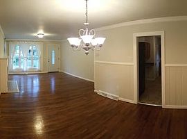 14 Merlocke Dr, Rent Is $700 and Deposit Is $700 in Greenville, SC (Photo 3 of 12)