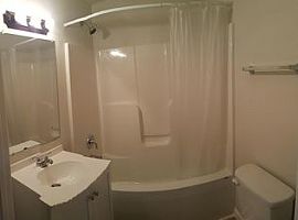 14 Merlocke Dr, Rent Is $700 and Deposit Is $700 in Greenville, SC (Photo 5 of 12)