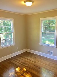 14 Echols Dr, Rent Is $500 and Deposit Is $500 in Greenville, SC (Photo 5 of 10)