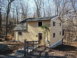 3420 Crestwood Dr, East Stroudsburg, Pa 18301 3 Beds 1 Bath 1,3 in East Stroudsburg, PA
