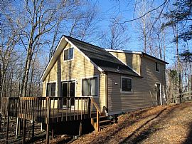 3420 Crestwood Dr, East Stroudsburg, Pa 18301 3 Beds 1 Bath 1,3 in East Stroudsburg, PA (Photo 3 of 4)