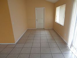 Roomy 3 Bedroom, 2 Bath Single Family Home in Orlando, FL (Photo 2 of 9)