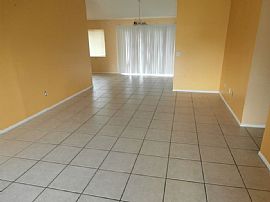 Roomy 3 Bedroom, 2 Bath Single Family Home in Orlando, FL (Photo 5 of 9)