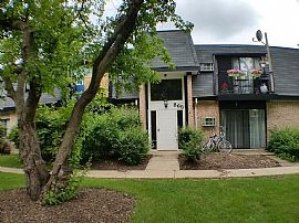 1 Bed 1 Bath in Indian Creek, IL (Photo 2 of 6)