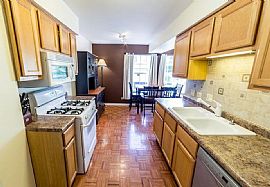 Vernon Hills, Il 60061 2 Beds 2 Baths in Vernon Hills, IL (Photo 5 of 7)