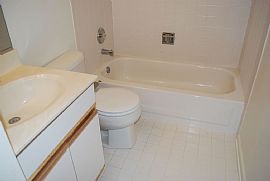 2 Beds 2 Baths in Mundelein, IL (Photo 2 of 5)