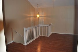 2 Beds 2 Baths in Mundelein, IL (Photo 3 of 5)