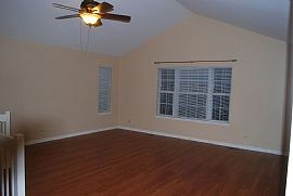 2 Beds 2 Baths in Mundelein, IL (Photo 5 of 5)