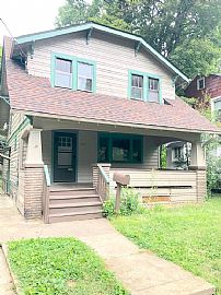 887 Stadelman Ave, Akron, Oh 44320 3 Beds 1.5 Baths 1,320 Sqft in Akron, OH (Photo 2 of 2)