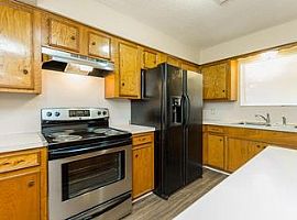 704 Natchez River Cir, Montgomery, Tx 77316 Rent$850 Anddep $700 in Montgomery, TX (Photo 3 of 9)