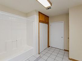 704 Natchez River Cir, Montgomery, Tx 77316 Rent$850 Anddep $700 in Montgomery, TX (Photo 5 of 9)