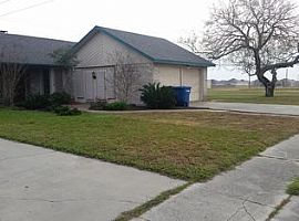 7178 Windbrook Ln, Corpus Christi, Tx 78414 3 Beds 2 Baths  in Corpus Christi, TX (Photo 9 of 9)
