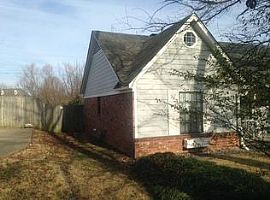 9898 Cherokee Dr, Olive Branch, Ms in Olive Branch, MS (Photo 2 of 10)