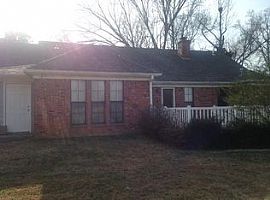 9898 Cherokee Dr, Olive Branch, Ms in Olive Branch, MS (Photo 3 of 10)