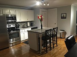  302 W 15th St, Hopkinsville, Ky 42240 1 Bed 1 Bath 600 Sqft in Hopkinsville, KY (Photo 1 of 9)