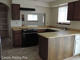 415 Maple St, Fernley, Nv 89408 in Fernley, NV (Photo 3 of 11)