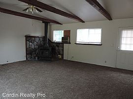 415 Maple St, Fernley, Nv 89408 in Fernley, NV (Photo 6 of 11)