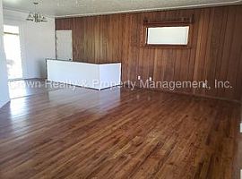 4619 E 14th St, Cheyenne, Wy 82001 4 Beds 2 Baths in Cheyenne, WY (Photo 3 of 6)