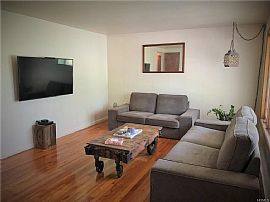 12 Echo Ln, Newburgh, Ny 12550 3 Beds 1 Bath 1,036 Sqft in Newburgh, NY (Photo 2 of 4)