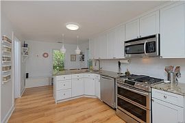 30 S Ferris St, Irvington, Ny 10533 3 Beds 1.5 Baths 1,512 Sqft in Irvington, NY (Photo 2 of 8)