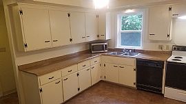 27 Cindy Dr, Williamsville, Ny 14221 3 Beds 1.5 Baths 1,600 Sqf in Williamsville, NY (Photo 3 of 4)