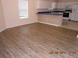 223 Whispering Pines Cir, Rent Is $1000 Amd Deposit Is $1000 in Apalachicola, FL (Photo 6 of 8)