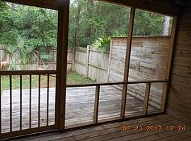 223 Whispering Pines Cir, Rent Is $1000 Amd Deposit Is $1000 in Apalachicola, FL (Photo 8 of 8)