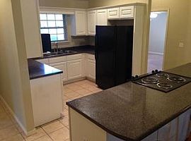 4 Beds 2 Baths in Fayetteville, AR (Photo 3 of 6)