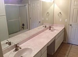 4 Beds 2 Baths in Fayetteville, AR (Photo 4 of 6)