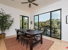 Affordable Single Family House in Los Angeles, CA (Photo 10 of 12)