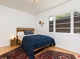 Affordable Single Family House in Los Angeles, CA (Photo 9 of 12)