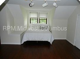 1696 Hess Boulevard Columbus Oh, Columbus, Oh 43212 4 Beds 2 Ba in Columbus, OH (Photo 2 of 8)