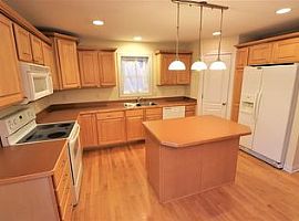 257 Cross Country Rd, Verona, Wi 53593 3 Beds 2.5 Baths in Verona, WI (Photo 2 of 8)