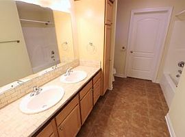 257 Cross Country Rd, Verona, Wi 53593 3 Beds 2.5 Baths in Verona, WI (Photo 6 of 8)