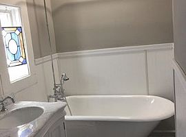 137 W Garfield Ave, Milwaukee, Wi 53212 Ren$800 and Dep$800 in Milwaukee, WI (Photo 5 of 9)