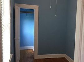 137 W Garfield Ave, Milwaukee, Wi 53212 Ren$800 and Dep$800 in Milwaukee, WI (Photo 8 of 9)