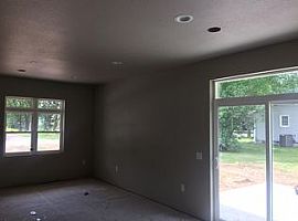 2800 2802 Green Dr, Plover, Wi 54467 2 Beds 1 Bath in Plover, WI (Photo 3 of 4)