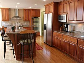 121 W Mall Rd, Glendale, Wi 53217 3 Beds 2 Baths in Glendale, WI (Photo 5 of 5)