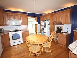 605 S Eastern Ave, Manhattan, Il 60442 2 Beds 1 Bath 1,060 Sqft in Manhattan, IL (Photo 2 of 5)