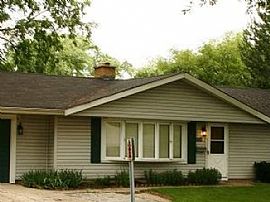 1934 Weston Ln, Schaumburg, Il 60193 3 Beds 1.5 Baths 1,400 Sqf in Schaumburg, IL