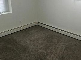 A 2 Bedroom with 1 Baths in Saint Paul, MN (Photo 5 of 10)