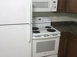 A 2 Bedroom with 1 Baths in Saint Paul, MN (Photo 6 of 10)