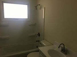 A 2 Bedroom with 1 Baths in Saint Paul, MN (Photo 9 of 10)