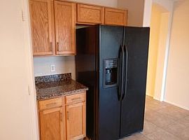 7227 N 72nd Ave, Glendale, Az 85303 in Glendale, AZ (Photo 3 of 11)