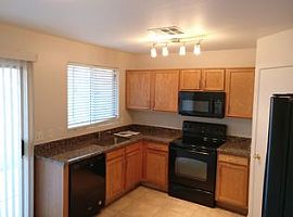 7227 N 72nd Ave, Glendale, Az 85303 in Glendale, AZ (Photo 4 of 11)