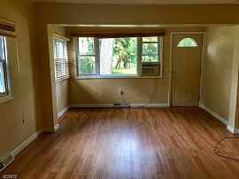 24 River Rd, Boonton, Nj 07005 3 Beds 1 Bath -- Sqft in Boonton, NJ (Photo 3 of 4)