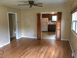 24 River Rd, Boonton, Nj 07005 3 Beds 1 Bath -- Sqft in Boonton, NJ (Photo 4 of 4)